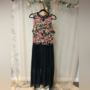 Red Dot Boutique Black Floral Embroidered Maxi Dress w/ Midi Underlay – Size 1X